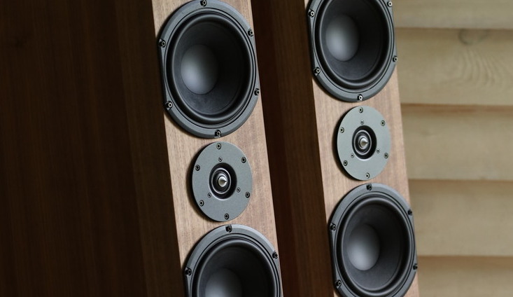 Акустика на заказ Ella Audio Напольная акустика Seas Dynaudio