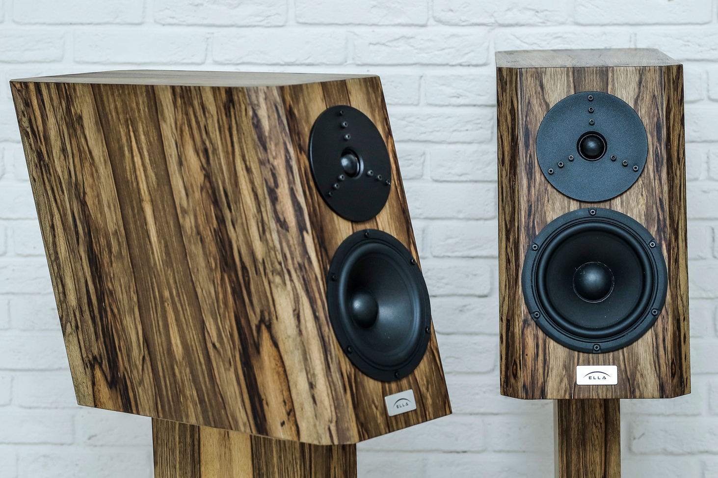 Полочная акустика  Dynaudio Esotar